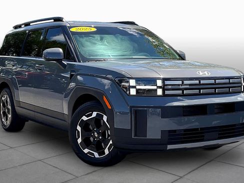 Used 2025 Hyundai Santa Fe SEL image 3