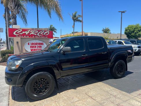 Used 2011 Toyota Tacoma PreRunner w/ TRD Off-Road Pkg w/JBL Audio RWD image 5