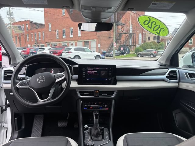 Used 2026 Volkswagen Taos SE AWD/4WD image 12