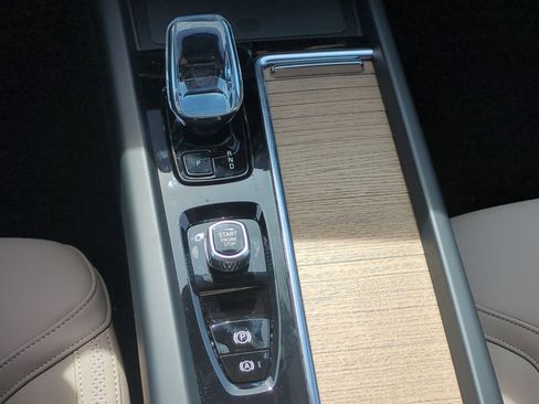 New 2026 Volvo XC60 B5 Plus w/ Climate Package AWD/4WD image 14