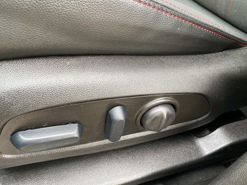 Used 2023 Chevrolet Equinox RS image 24