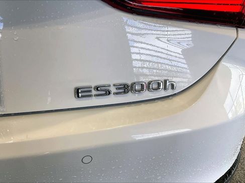 Used 2025 Lexus ES 300h F Sport w/ Accessory Package (Z1) FWD image 30