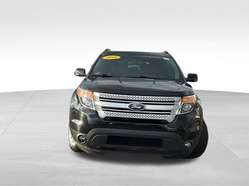 Used 2015 Ford Explorer XLT w/ Equipment Group 202B image 2