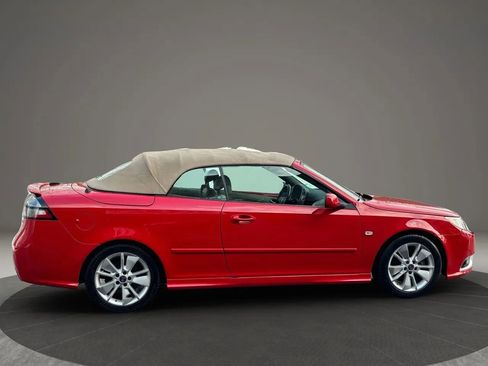 Used 2010 Saab 9-3 Aero w/ Aero Premium Package image 4