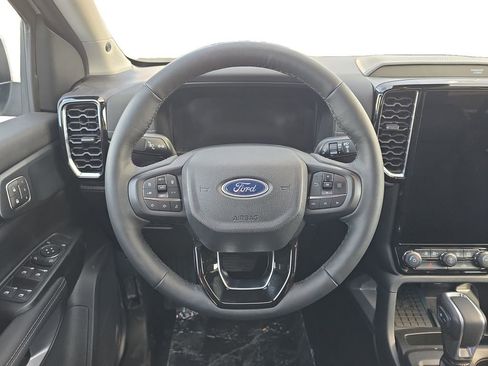 Used 2025 Ford Ranger Lariat w/ Chrome Accent Package image 13