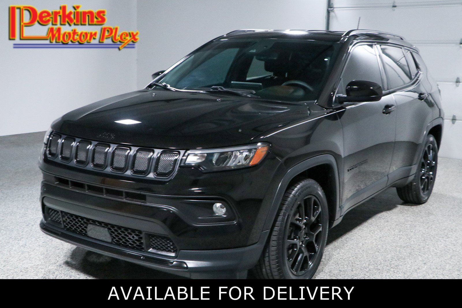 Used 2022 Jeep Compass Latitude FWD image 1
