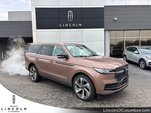 New 2026 Lincoln Navigator Black Label AWD/4WD image 1
