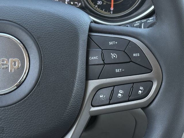 Used 2022 Jeep Cherokee Limited AWD/4WD image 15