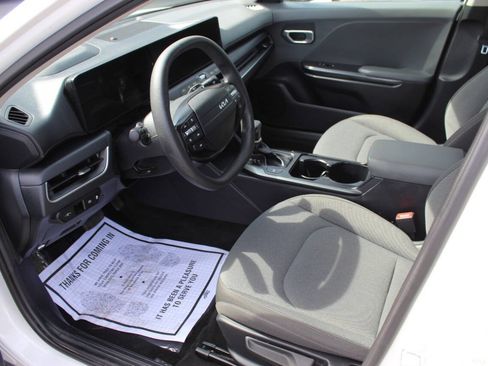 Used 2025 Kia K4 FWD image 15