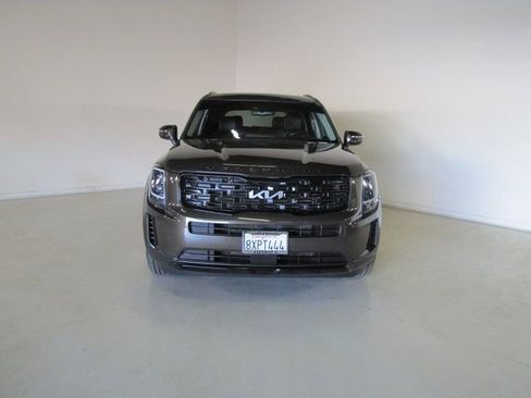 Used 2022 Kia Telluride EX w/ EX Premium Package image 2