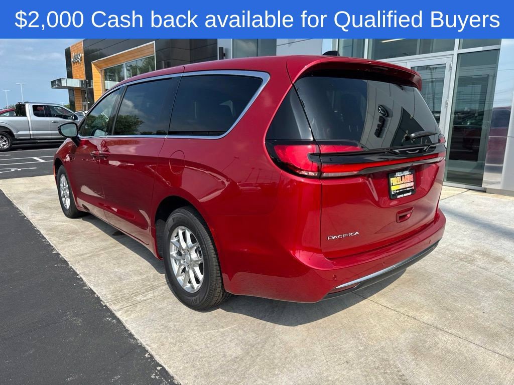 New 2027 Chrysler Pacifica Select FWD image 4