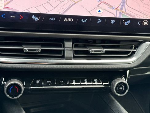 New 2026 Chevrolet Equinox EV LT image 20