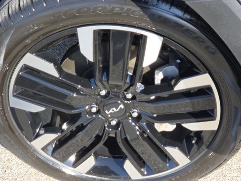 Used 2024 Kia Telluride SX image 9