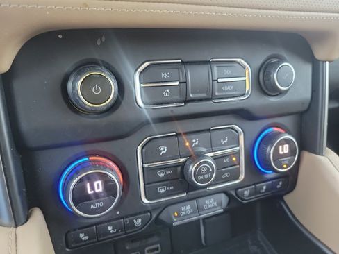 Used 2021 Chevrolet Tahoe Premier RWD image 30