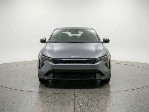 Used 2025 Kia K4 LXS image 2