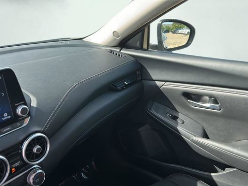 Used 2024 Nissan Sentra SV FWD image 17