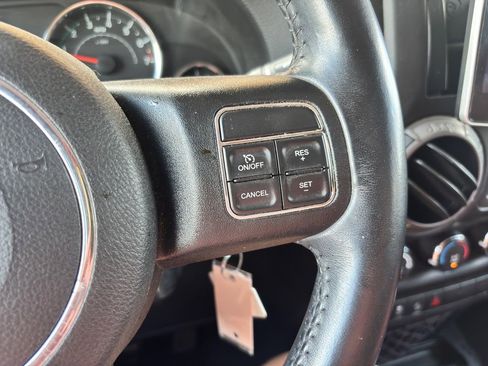 Used 2018 Jeep Wrangler Unlimited Sport S AWD/4WD image 37