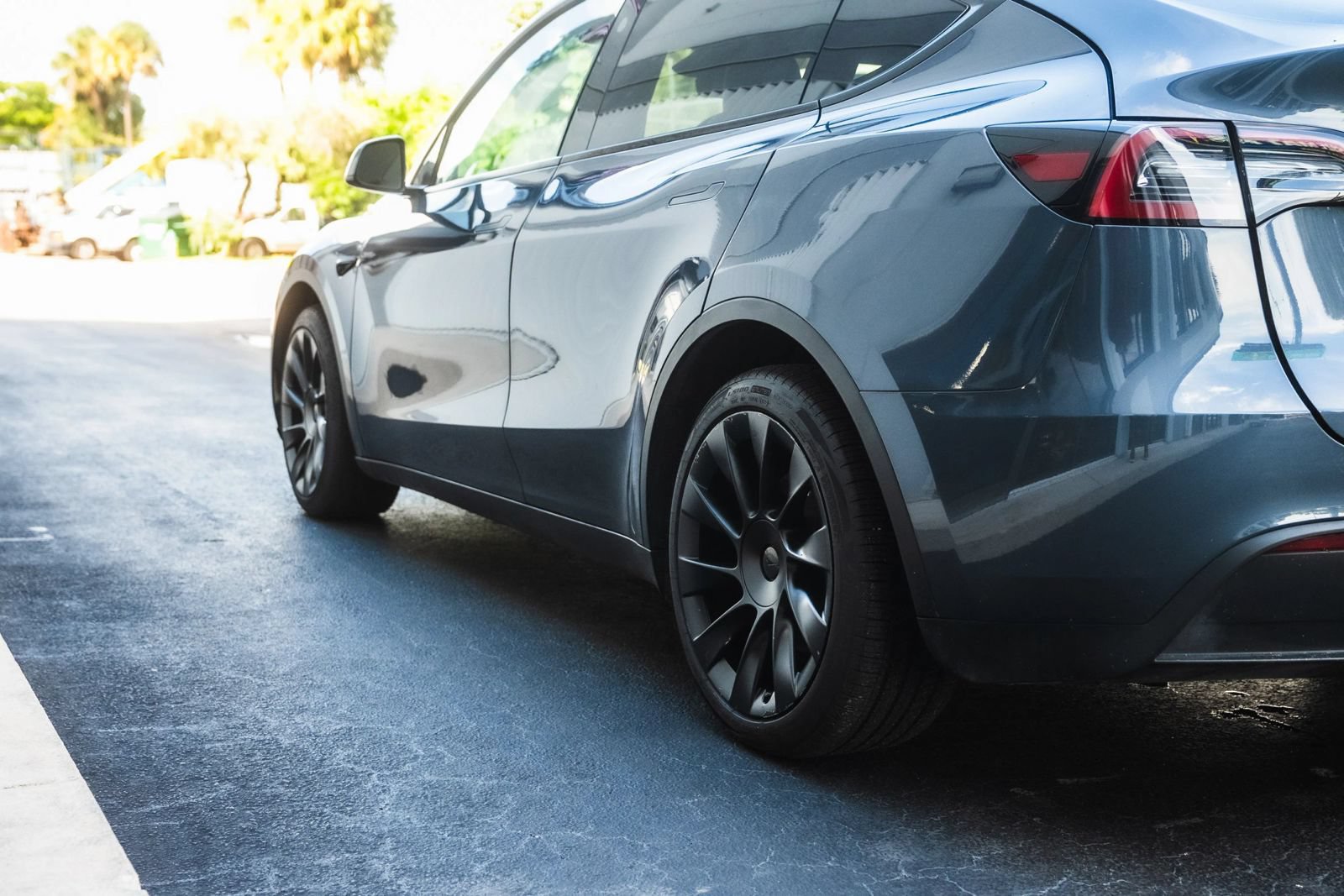 Used 2023 Tesla Model Y 2WD image 9