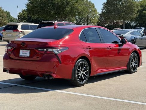 Used 2023 Toyota Camry SE FWD image 4