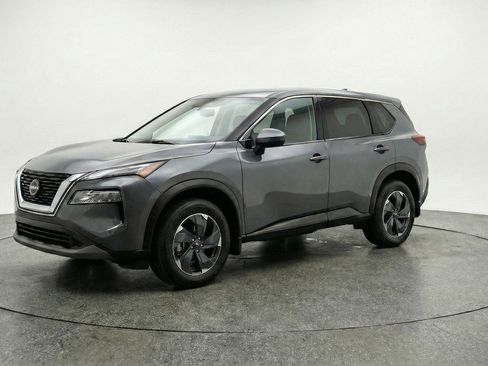 Used 2025 Nissan Rogue SV AWD/4WD image 3