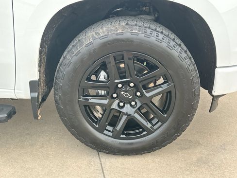 Used 2024 Chevrolet Silverado 1500 RST AWD/4WD image 10