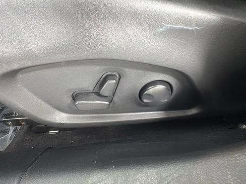 Used 2024 Jeep Compass Limited image 11