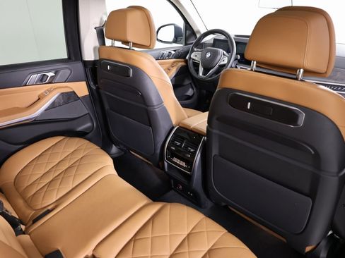 Used 2023 BMW X7 xDrive40i w/ Executive Package image 44