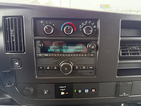 Used 2019 Chevrolet Express 2500 w/ Driver Convenience Package image 25