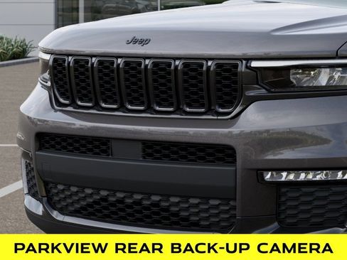 New 2025 Jeep Grand Cherokee L Limited w/ Black Appearance Package AWD/4WD image 11