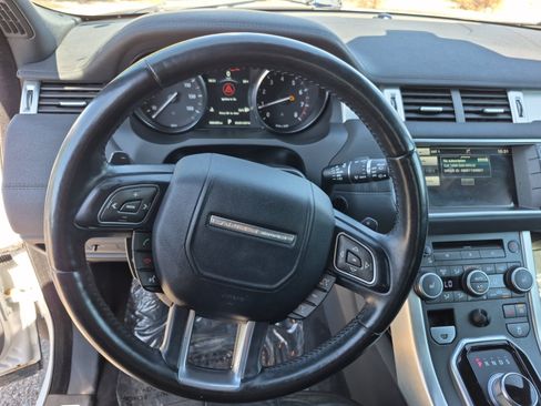 Used 2016 Land Rover Range Rover Evoque SE AWD/4WD image 9