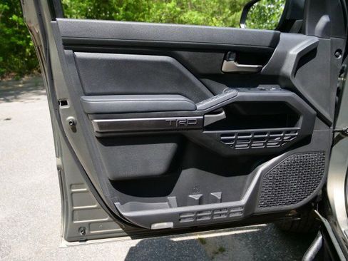 Used 2025 Toyota Tacoma TRD Sport w/ TRD Sport Premium Package image 26