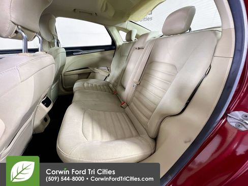 Used 2014 Ford Fusion SE FWD image 25