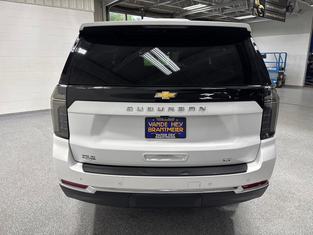 Used 2026 Chevrolet Suburban LT w/ Comfort Package AWD/4WD image 6