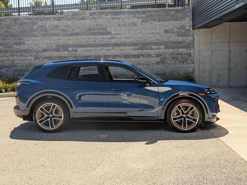 New 2026 Porsche Cayenne Turbo Electric AWD/4WD image 8