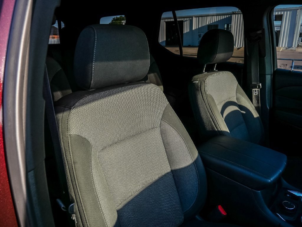 Used 2023 Chevrolet Traverse LT FWD image 17