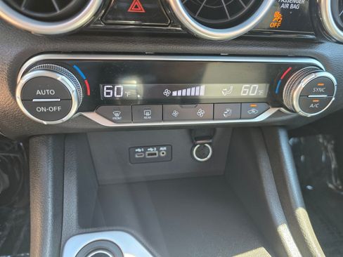 Used 2021 Nissan Sentra SV FWD image 11