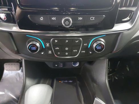 Used 2023 Chevrolet Traverse RS AWD/4WD image 21