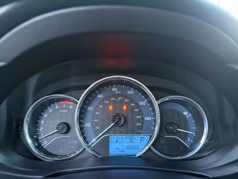 Used 2014 Toyota Corolla LE image 33