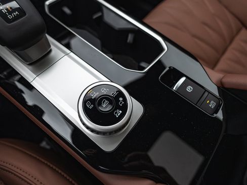 New 2026 Mitsubishi Outlander SEL image 17