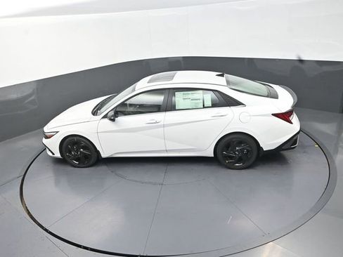 New 2026 Hyundai Elantra SEL Sport Premium FWD image 25