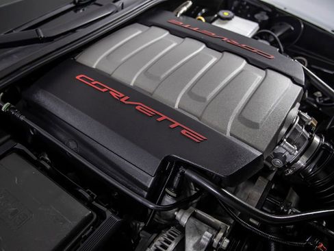 Used 2019 Chevrolet Corvette Stingray Coupe w/ LPO, Stingray Logo Package RWD image 38