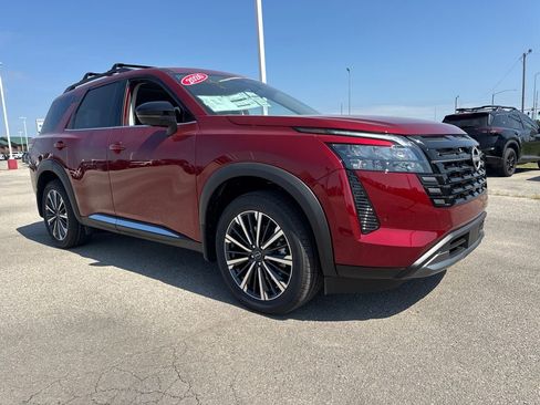 New 2026 Nissan Pathfinder Platinum AWD/4WD image 9