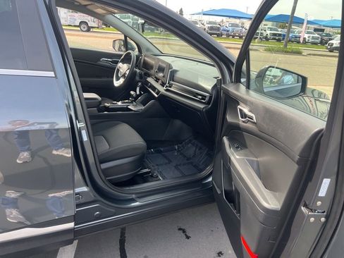 Used 2025 Kia Sportage LX image 23