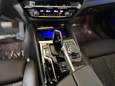 Used 2023 BMW 530i xDrive w/ Convenience Package image 16