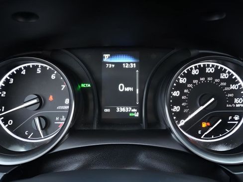 Used 2023 Toyota Camry SE w/ Cold Weather Package FWD image 28