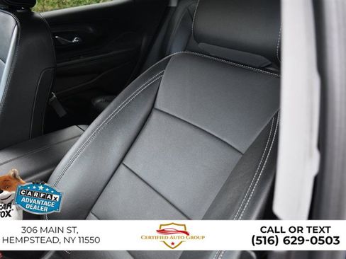 Used 2023 GMC Terrain SLT image 13