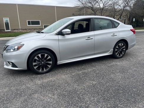 Used 2017 Nissan Sentra SR image 3