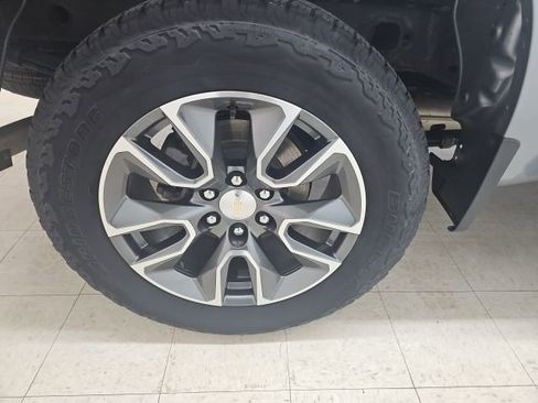 Used 2023 Chevrolet Silverado 1500 LT image 9