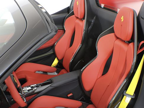 Used 2024 Ferrari 296 GTS RWD image 31