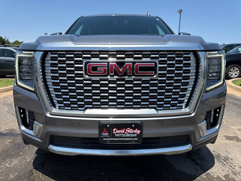 Used 2022 GMC Yukon Denali RWD image 2